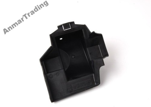 Oryginalna plastikowa osłona wózka BMW E39.jpg