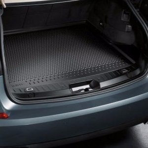 Oryginalna mata bagażnika BMW F11.jpg