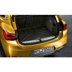 Oryginalna mata kształtowa bagażnika BMW X2 F39.jpg